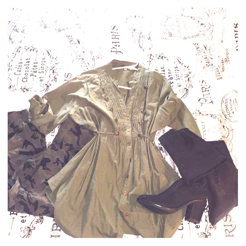 Cute button down shirt.